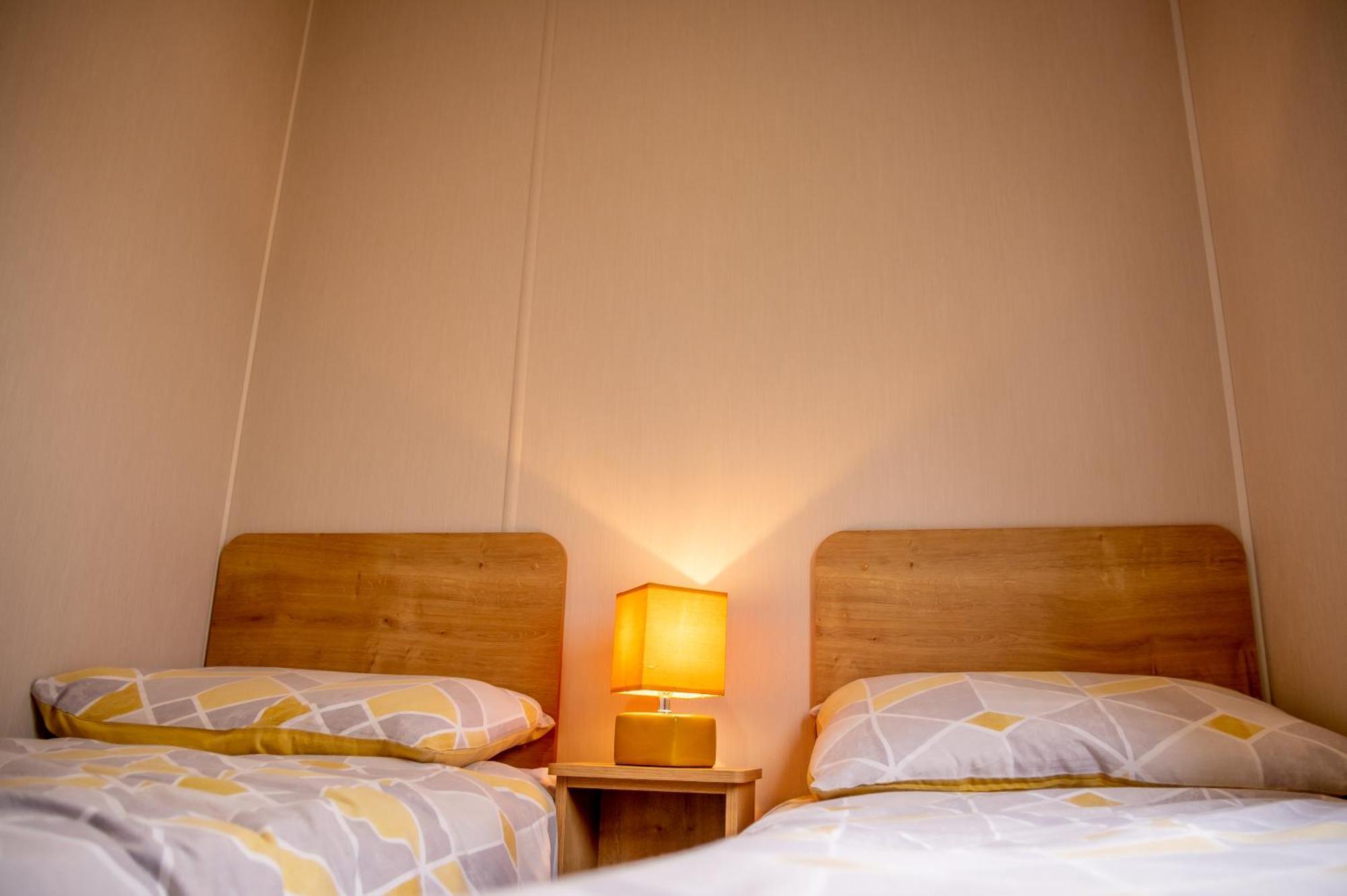 64 Lancaster The Lazy Willow 3 Bedroom Hot Tub Caravan Tattershall Lakes 外观 照片