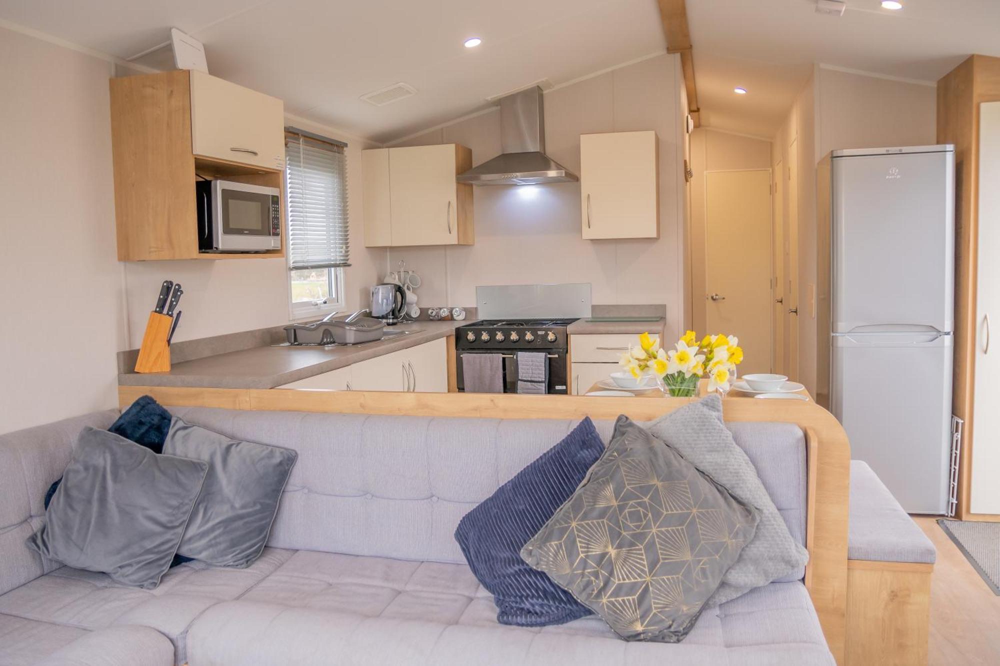 64 Lancaster The Lazy Willow 3 Bedroom Hot Tub Caravan Tattershall Lakes 外观 照片