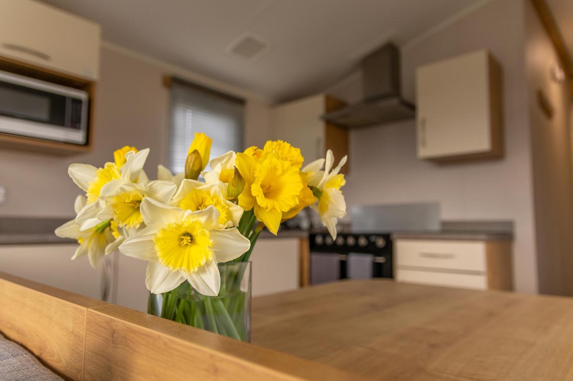 64 Lancaster The Lazy Willow 3 Bedroom Hot Tub Caravan Tattershall Lakes 外观 照片