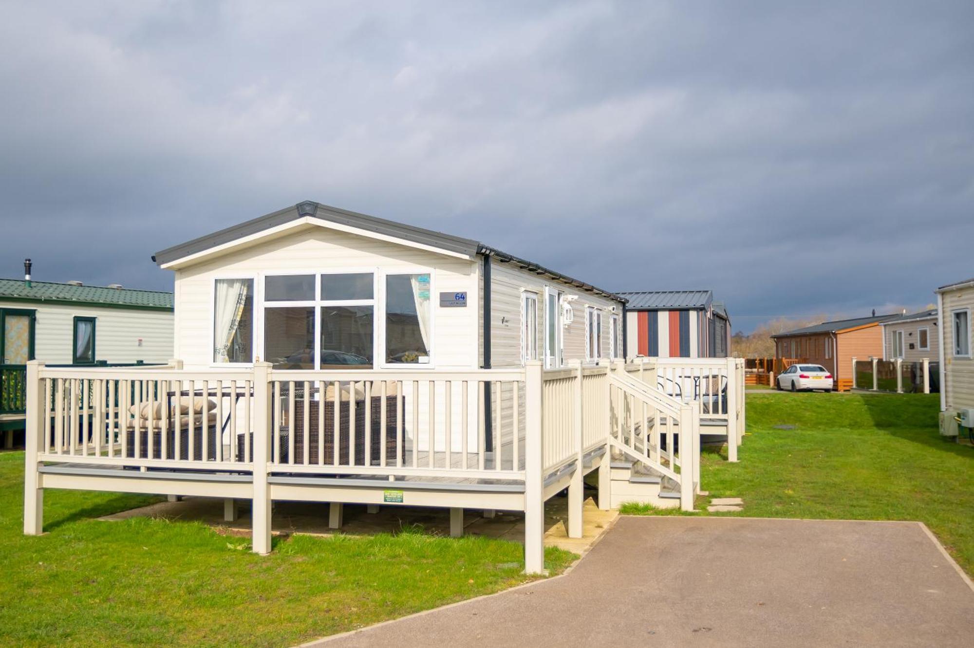 64 Lancaster The Lazy Willow 3 Bedroom Hot Tub Caravan Tattershall Lakes 外观 照片