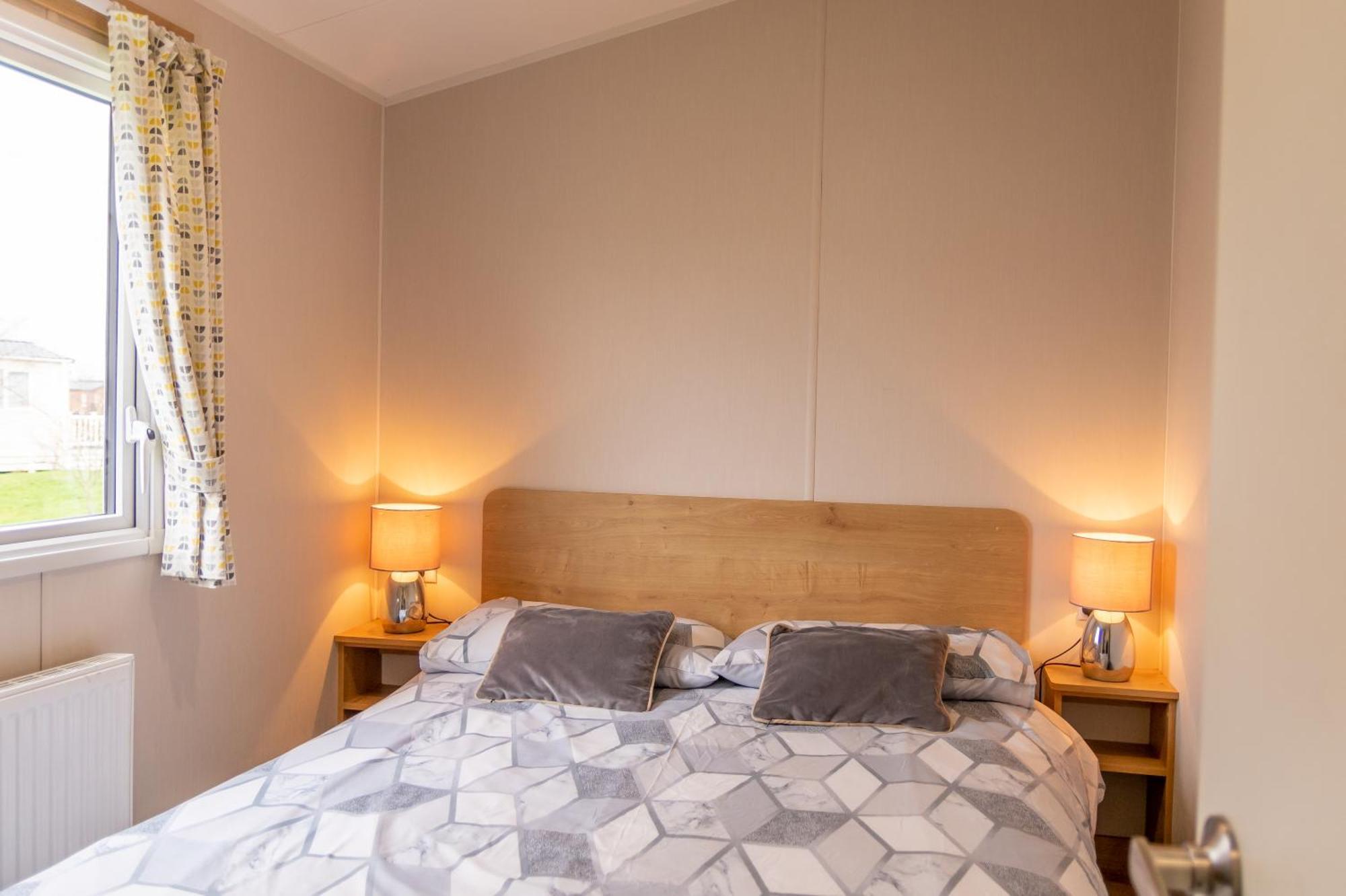 64 Lancaster The Lazy Willow 3 Bedroom Hot Tub Caravan Tattershall Lakes 外观 照片